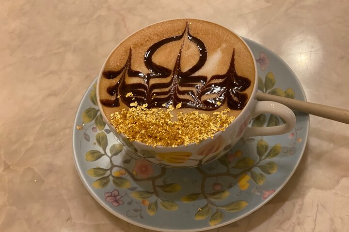 Savor the luxurious gold coffee experience in Abu Dhabi where rich flavors meet stunning artistry. Enjoy a delightful treat that reflects the city's unique charm and culinary creativity.